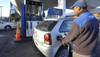 YPF aumentó este lunes entre 9,5 y 11,5% el precio de los combustibles
