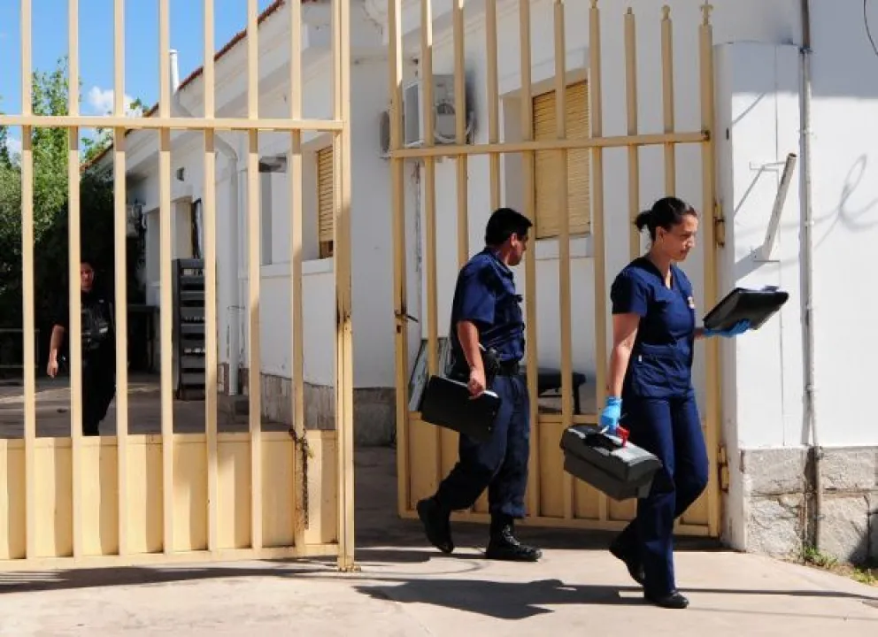 Violento robo en Cerro de Oro: Esperan el resultado de la autopsia para determinar la causa de la muerte de una mujer