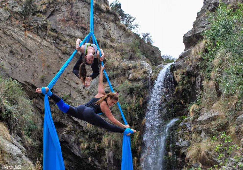Acrobacias aéreas en el Salto de Tabaquillo