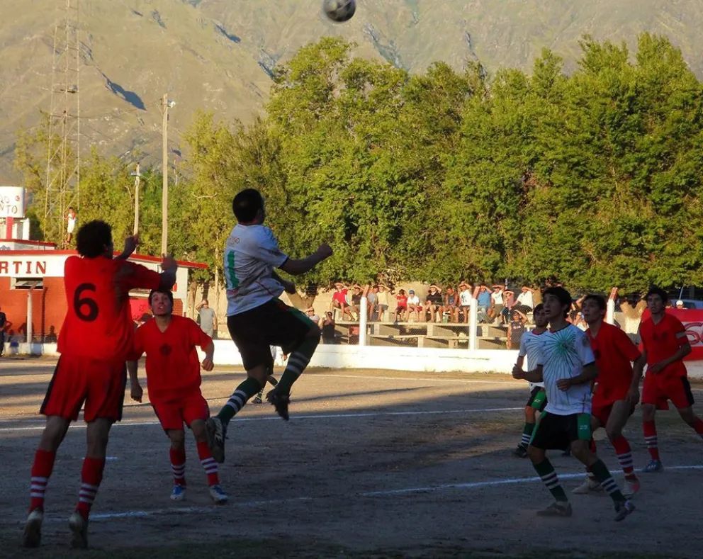 Un malentendido sobre el pedido de la terna arbitral frustró la Copa Desafío
