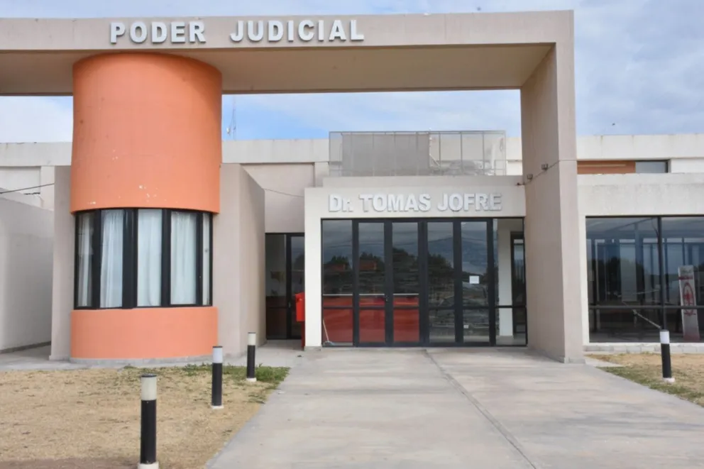 Durante la audiencia multipropósito, también se ordenó a la División Delitos Complejos del Poder Judicial realizar una serie de pericias sobre los teléfonos móviles secuestrados a los imputado.