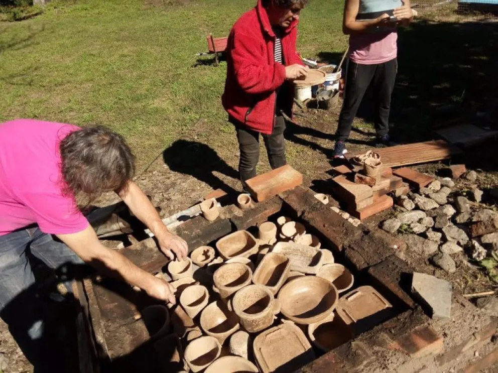 Taller de cerámica para los vecinos de Piedra Blanca
