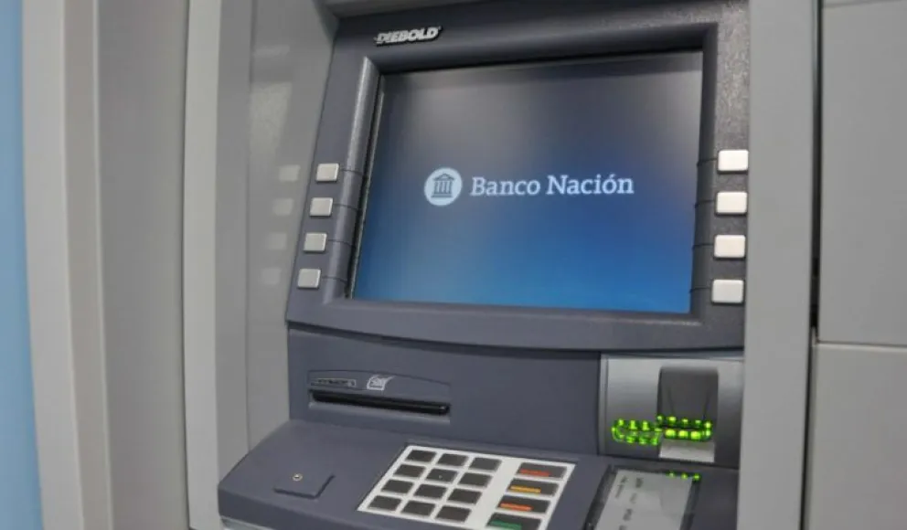 Confirmado: empleados públicos y beneficiarios de planes cobrarán los haberes de agosto en el Nación