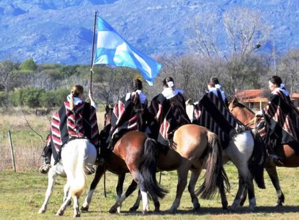 Los caballos que participen del Desfile Cívico Militar del próximo domingo 17 de agosto deberán cumplir con exigencias sanitarias específicas, de acuerdo al protocolo del Servicio Nacional de Sanidad y Calidad Agroalimentaria (SENASA).