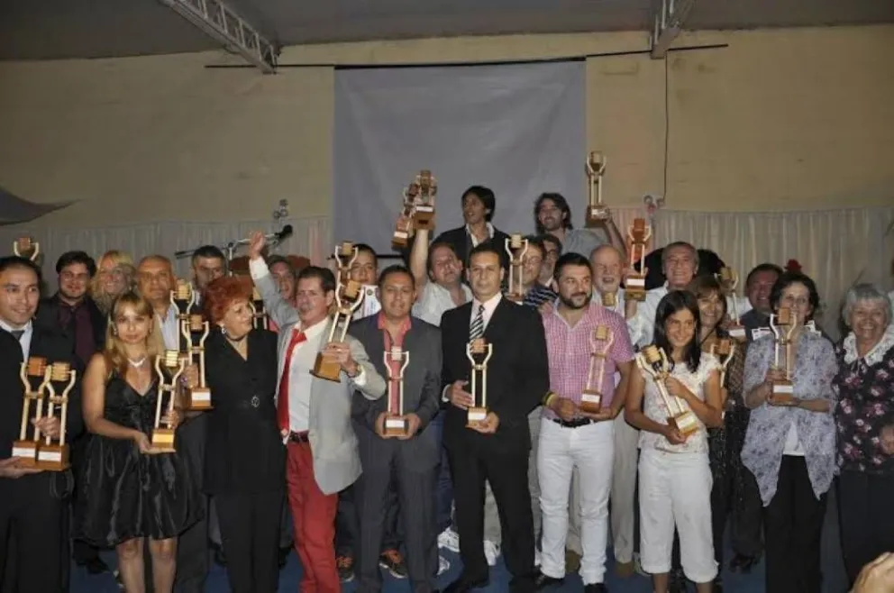 Entregan los premios Tobar García y las radios de Villa de Merlo son favoritas