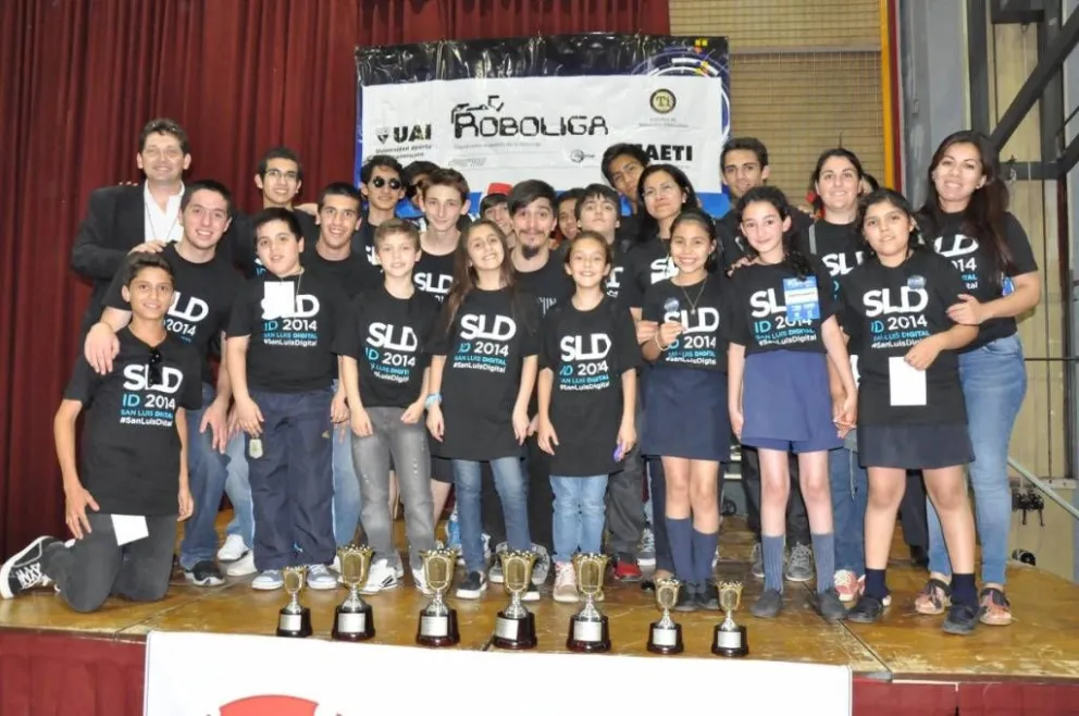 Los robots de San Luis conquistaron la Roboliga 2014