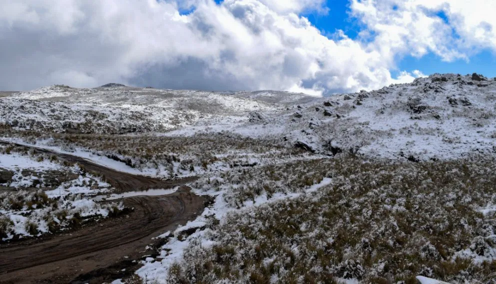 Uno de los fenómenos que concentra la atención es la posibilidad de nevadas en áreas serranas de San Luis y Córdoba.
