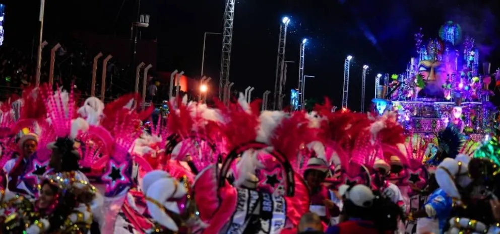 Más de 25.000 espectadores en la segunda noche del Carnaval de Río en San Luis