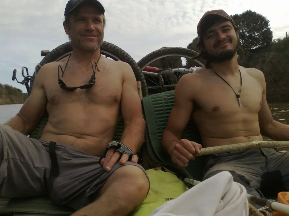 Unieron Villa de Merlo con Rosario en bicicleta y balsa